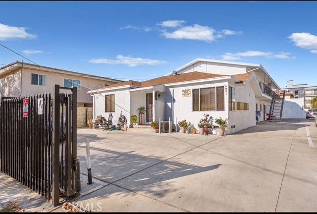 6851 Agnes Avenue 2, North Hollywood, CA 91605