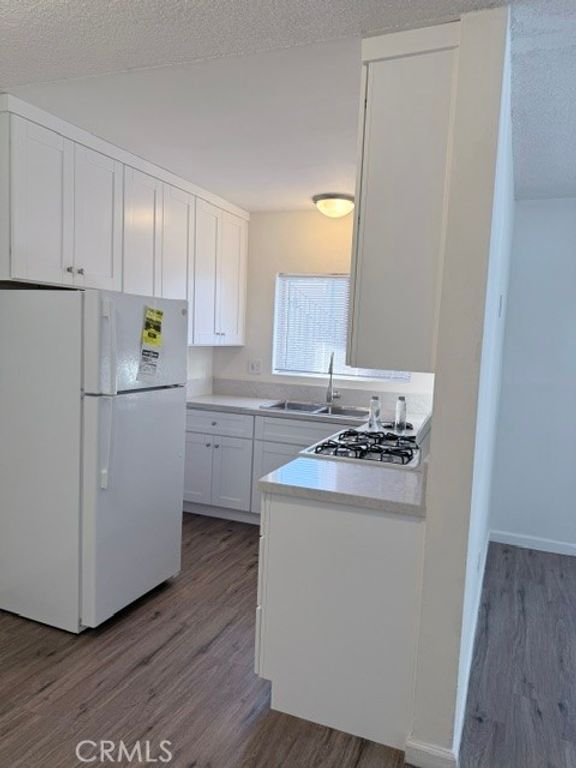 6851 Agnes Avenue 2, North Hollywood, CA 91605