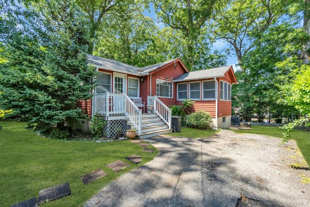 33 Cedar Drive, Miller Place, NY 11764