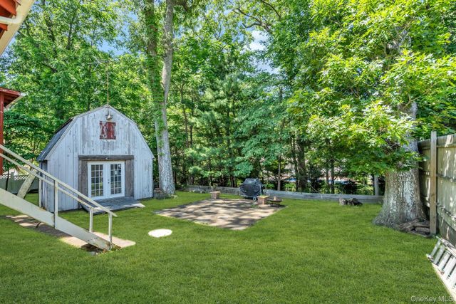 33 Cedar Drive, Miller Place, NY 11764