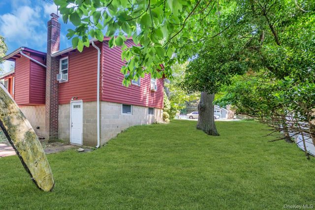 33 Cedar Drive, Miller Place, NY 11764