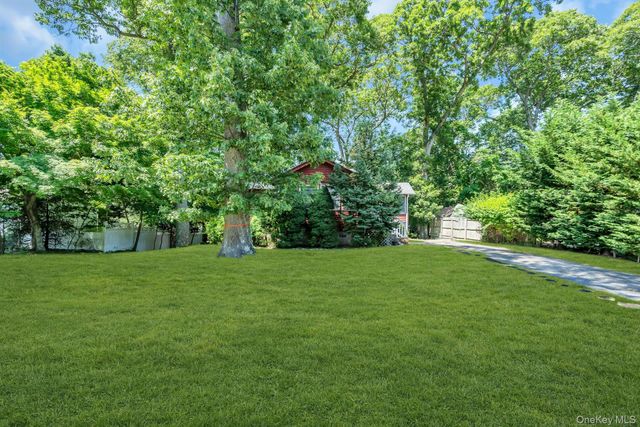 33 Cedar Drive, Miller Place, NY 11764
