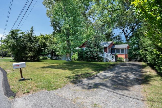 33 Cedar Drive, Miller Place, NY 11764