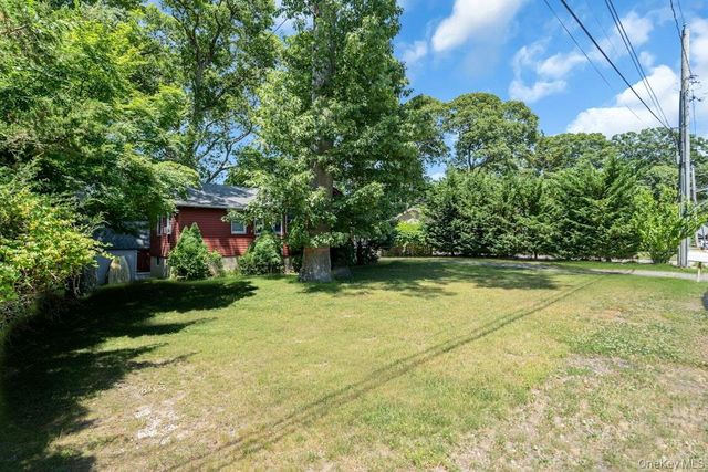 33 Cedar Drive, Miller Place, NY 11764