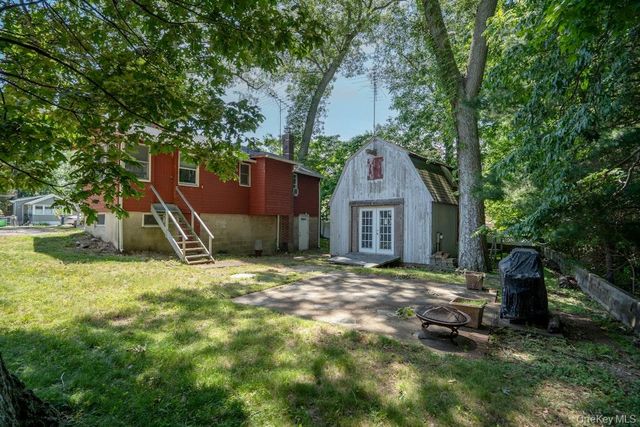 33 Cedar Drive, Miller Place, NY 11764