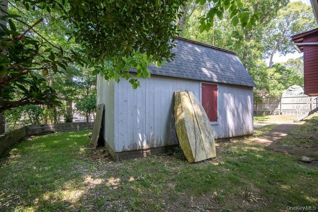 33 Cedar Drive, Miller Place, NY 11764