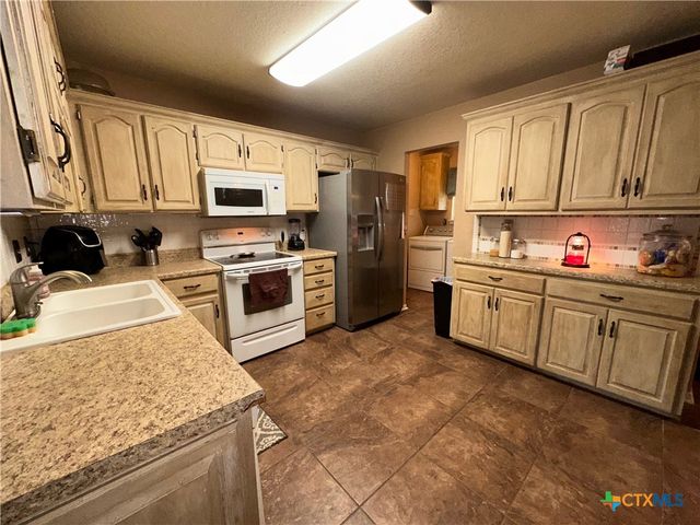 1100 Windy Hill Road, Harker Heights, TX 76548