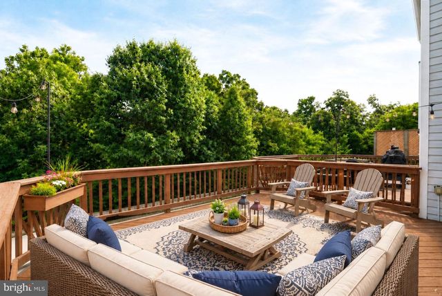 45626 WATERLOO STATION SQ, Sterling, VA 20166
