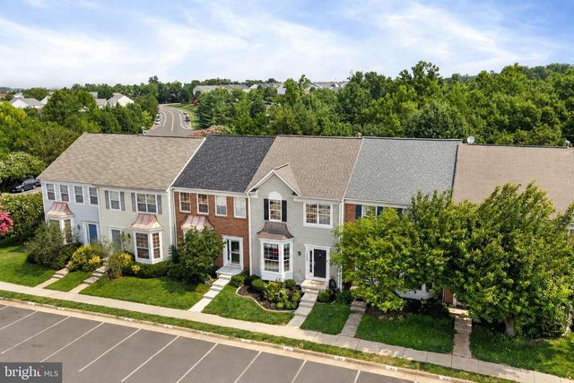 45626 WATERLOO STATION SQ, Sterling, VA 20166