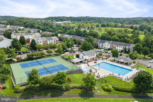 45626 WATERLOO STATION SQ, Sterling, VA 20166