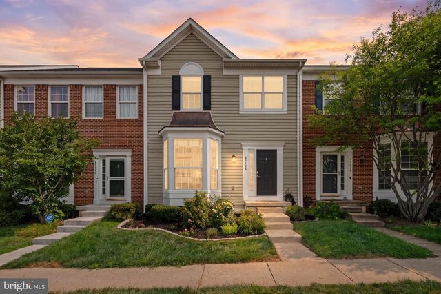 45626 WATERLOO STATION SQ, Sterling, VA 20166