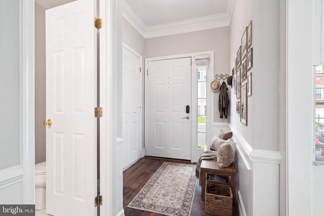 45626 WATERLOO STATION SQ, Sterling, VA 20166
