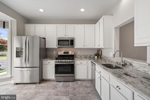 45626 WATERLOO STATION SQ, Sterling, VA 20166