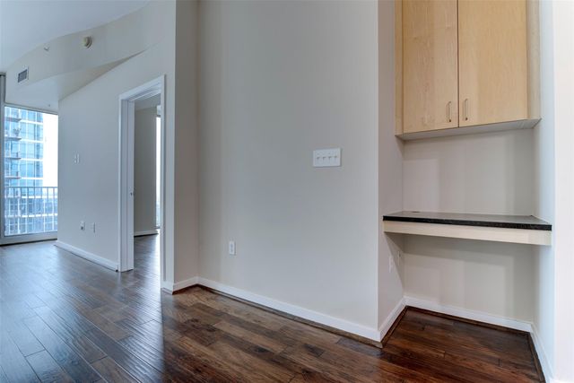 5925 Almeda Road 2214, Houston, TX 77004