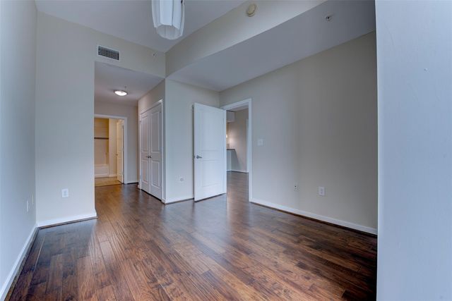5925 Almeda Road 2214, Houston, TX 77004