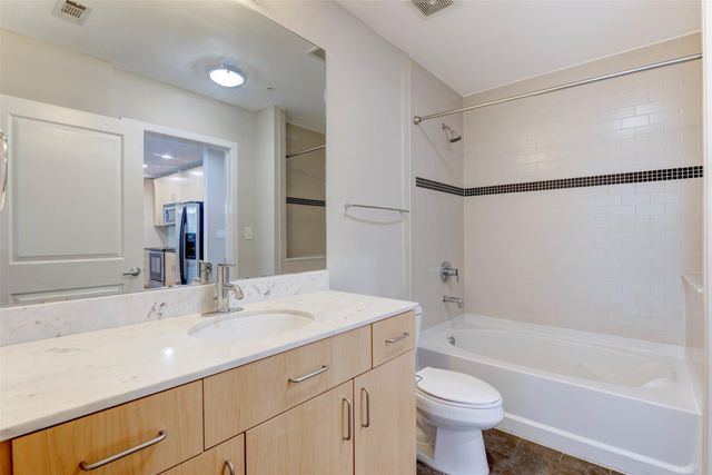 5925 Almeda Road 2214, Houston, TX 77004