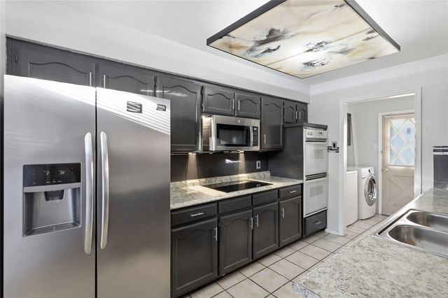 426 Everest Drive, Cedar Hill, TX 75104