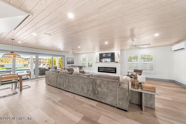 411 A N ROSCOE Boulevard, Ponte Vedra Beach, FL 32082