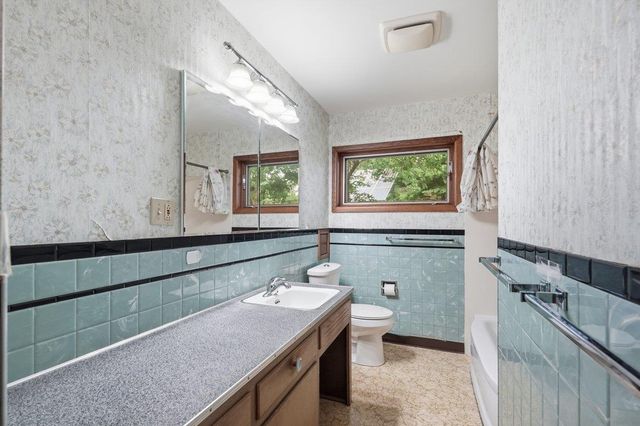 404 Tompkins Drive, Madison, WI 53716