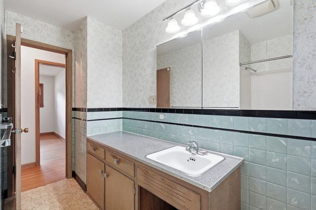 404 Tompkins Drive, Madison, WI 53716