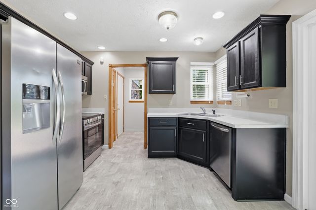 1161 W Willow Run Court, Mooresville, IN 46158