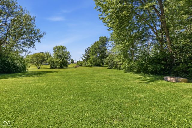 1161 W Willow Run Court, Mooresville, IN 46158