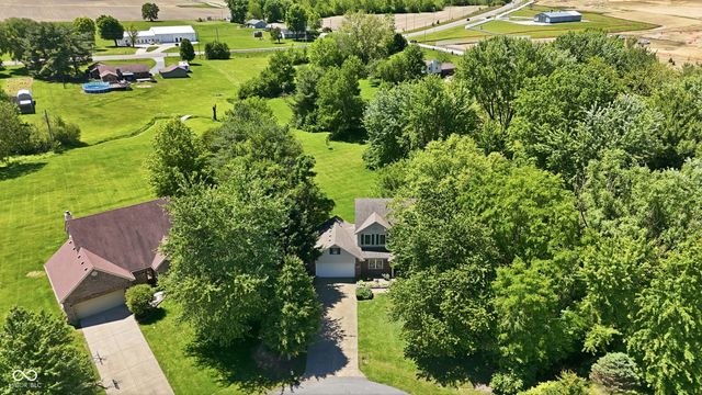1161 W Willow Run Court, Mooresville, IN 46158