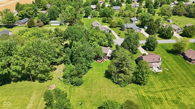 1161 W Willow Run Court, Mooresville, IN 46158