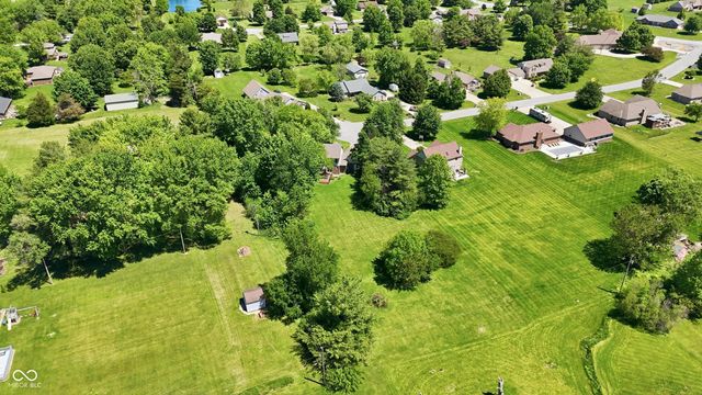 1161 W Willow Run Court, Mooresville, IN 46158