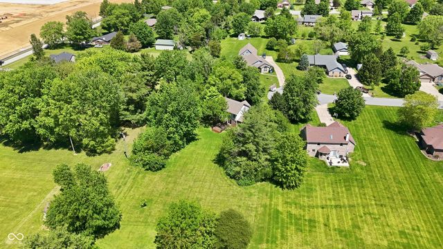 1161 W Willow Run Court, Mooresville, IN 46158