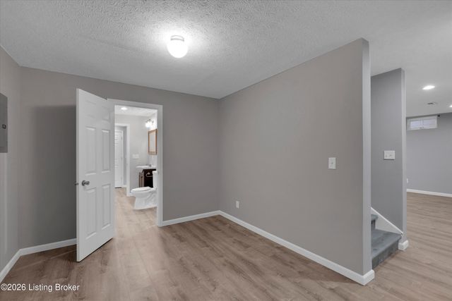 500 Concord Grape Way, Vine Grove, KY 40175
