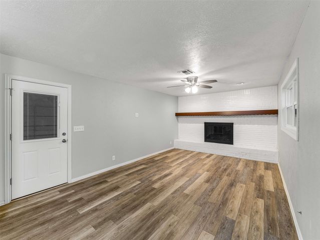 1200 Walker Drive, Hurst, TX 76053