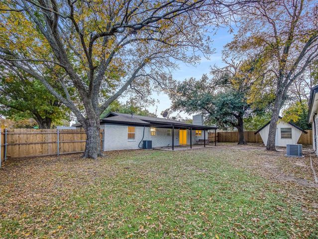 1200 Walker Drive, Hurst, TX 76053