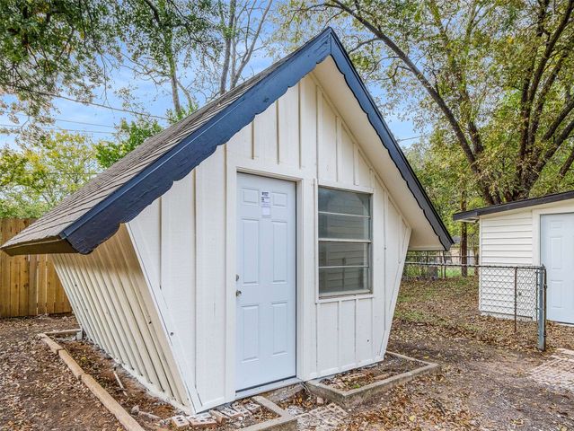 1200 Walker Drive, Hurst, TX 76053