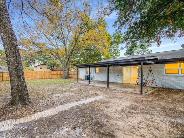 1200 Walker Drive, Hurst, TX 76053