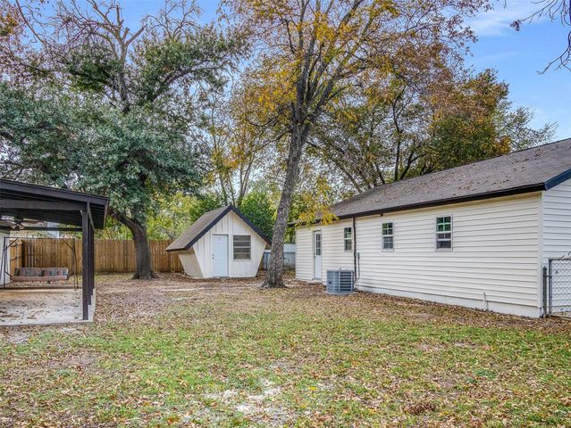 1200 Walker Drive, Hurst, TX 76053