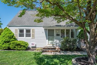 47 Burnside Pl, Wanaque Boro, NJ 07420