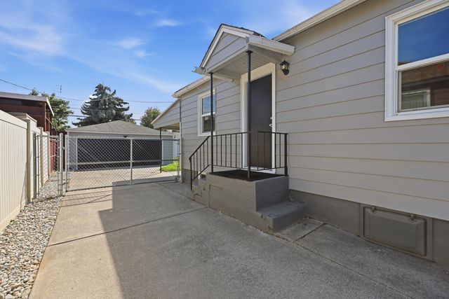 120 E Hoffman Ave, Spokane, WA 99208