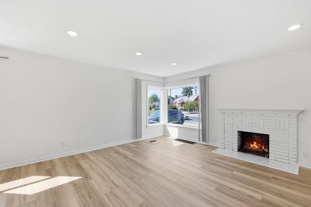120 E Hoffman Ave, Spokane, WA 99208