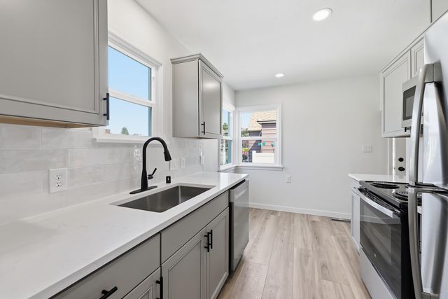 120 E Hoffman Ave, Spokane, WA 99208