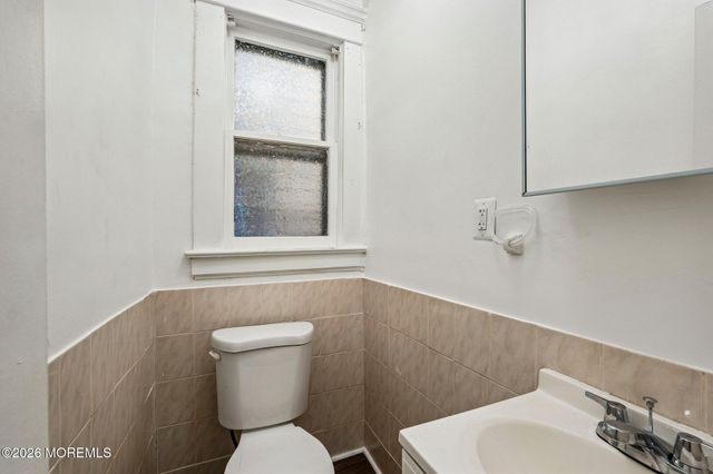 194 Lewis Street, Perth Amboy, NJ 08862