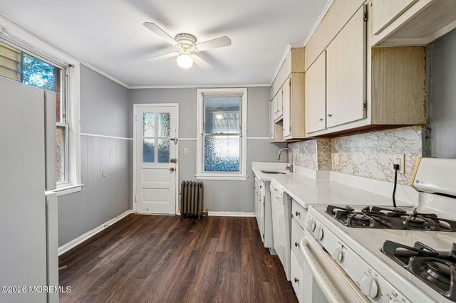 194 Lewis Street, Perth Amboy, NJ 08862