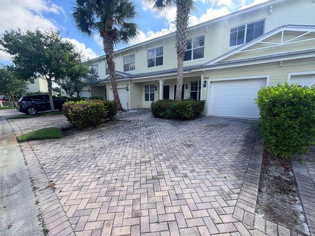 3902 Sabal Way, Fort Pierce, FL 34981
