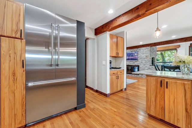26 Old Stagecoach Rd, Bedford, MA 01730