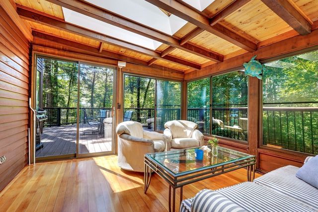 26 Old Stagecoach Rd, Bedford, MA 01730