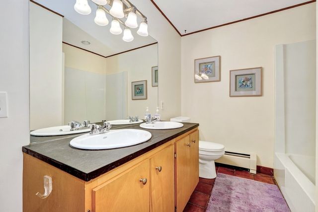 26 Old Stagecoach Rd, Bedford, MA 01730