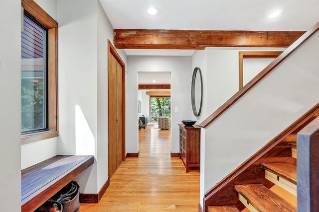 26 Old Stagecoach Rd, Bedford, MA 01730