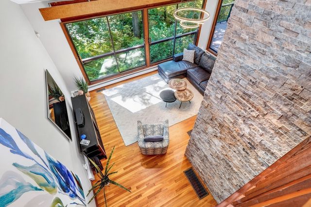 26 Old Stagecoach Rd, Bedford, MA 01730
