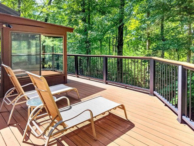 26 Old Stagecoach Rd, Bedford, MA 01730
