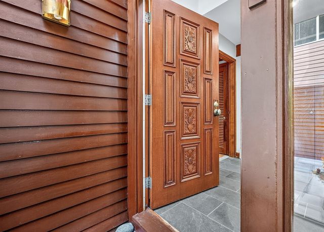 26 Old Stagecoach Rd, Bedford, MA 01730
